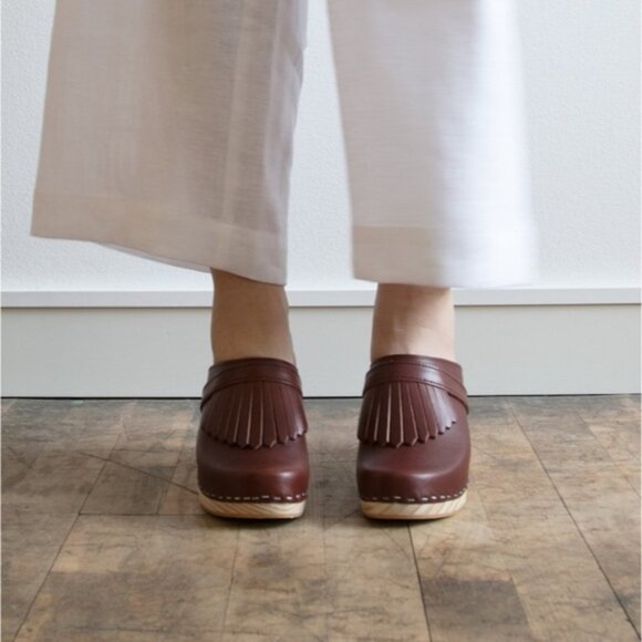 Brown Leather Clogs with Fringe Detail - Picture 6 of 16